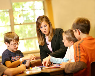 MSUB elementary ed graduate teaching her students in the classroom