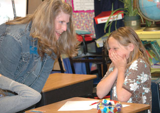 Jacket Pall Kathy Kotecki meets her student