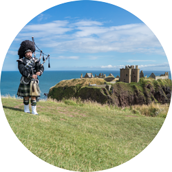 Scotland, Bagpiper