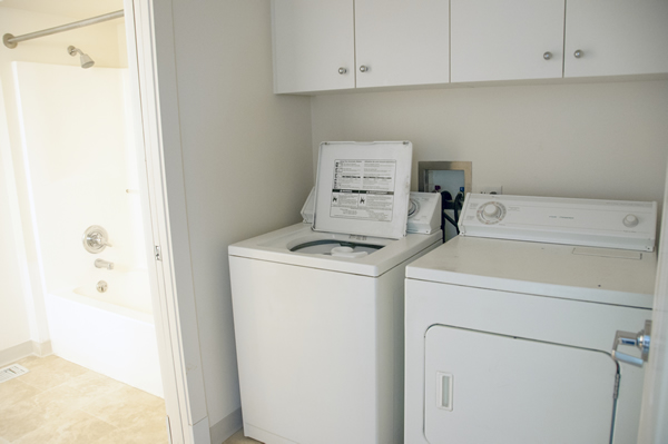 Bath & Laundry room
