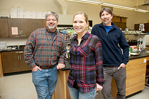 Elizabeth Mullins with professors Toenjes and Butler